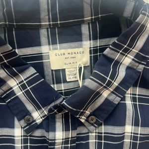 New Club Monaco mens Button down long sleeve shirt. Navy and white.